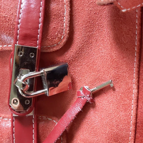 Tommy & Kate Red Leather Bag, - Picture 3 of 14